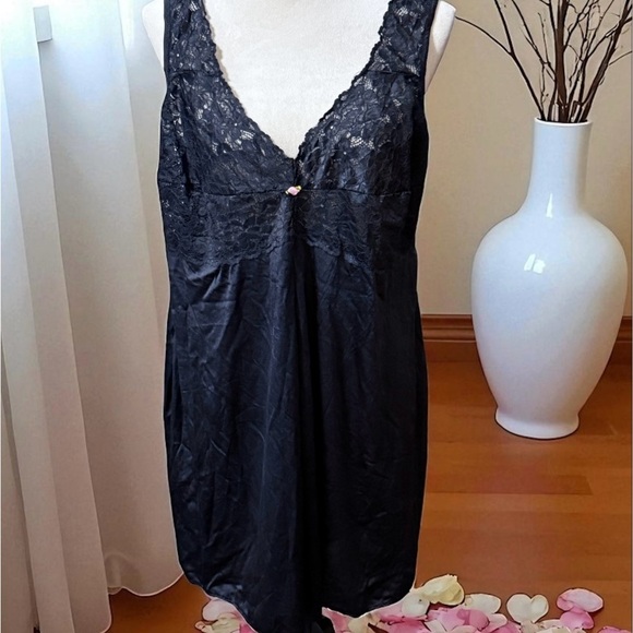 Amoureuse Other - Elegant Black Lace Slip Dress